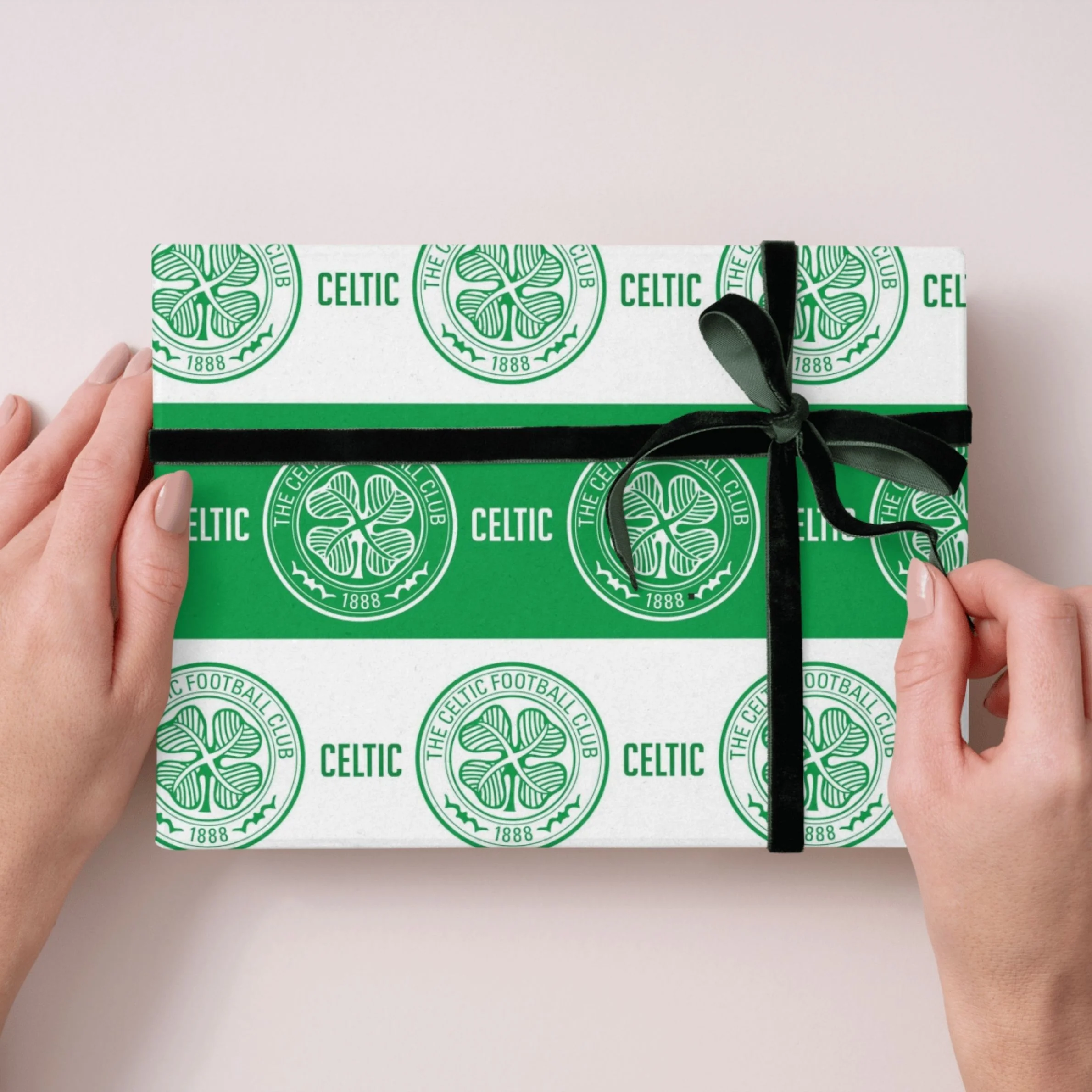 Celtic FC 4 Sheets & 4 Tags Gift Wrap Bundle - Image 5