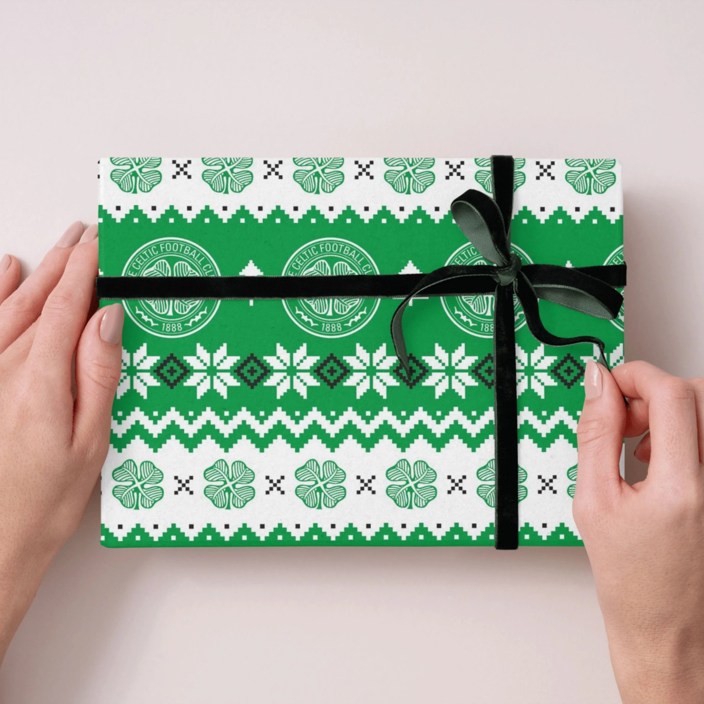 Celtic FC Christmas 4 Sheets & 4 Tags Gift Wrap Bundle - Image 4
