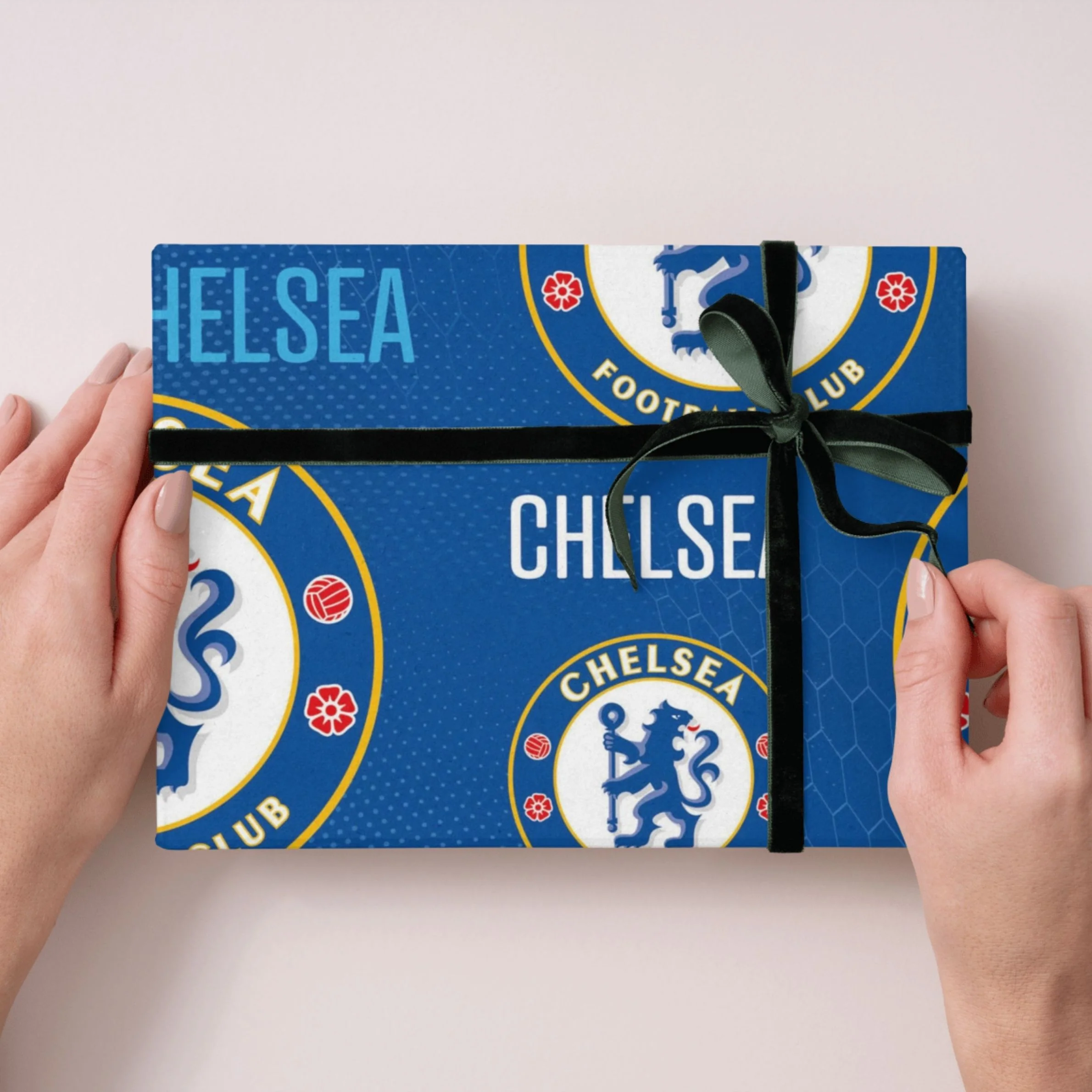 Chelsea FC 4 Sheets & 4 Tags Gift Wrap Bundle - Image 5
