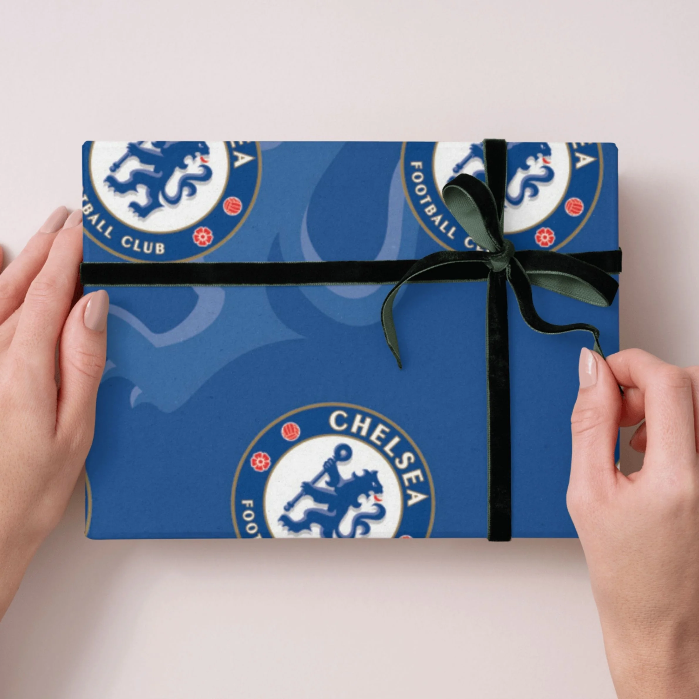 Chelsea FC 2 Sheets & 2 Tags Gift Wrap - Image 4
