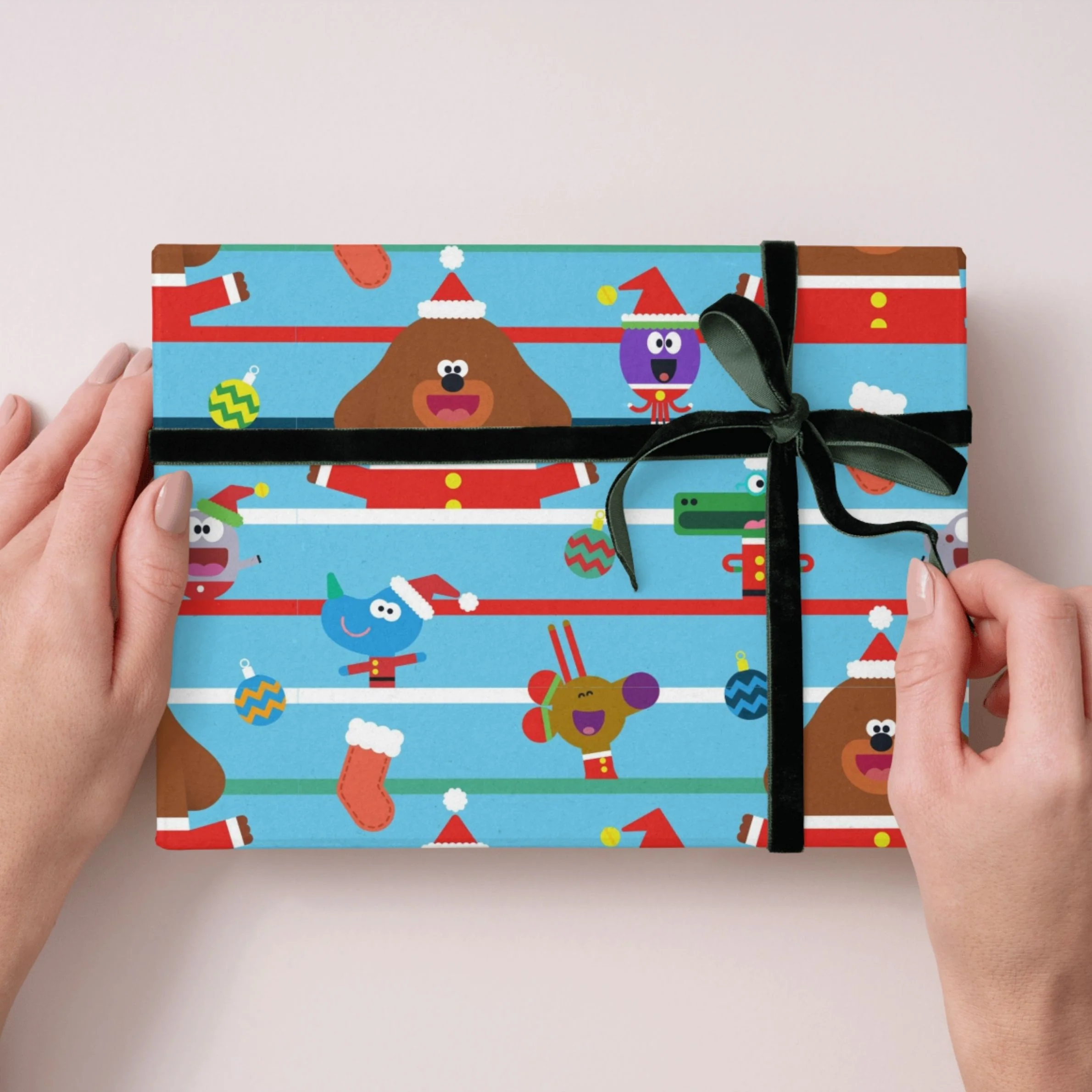 Hey Duggee Christmas 2 Sheets & 2 Tags Gift Wrap - Image 4