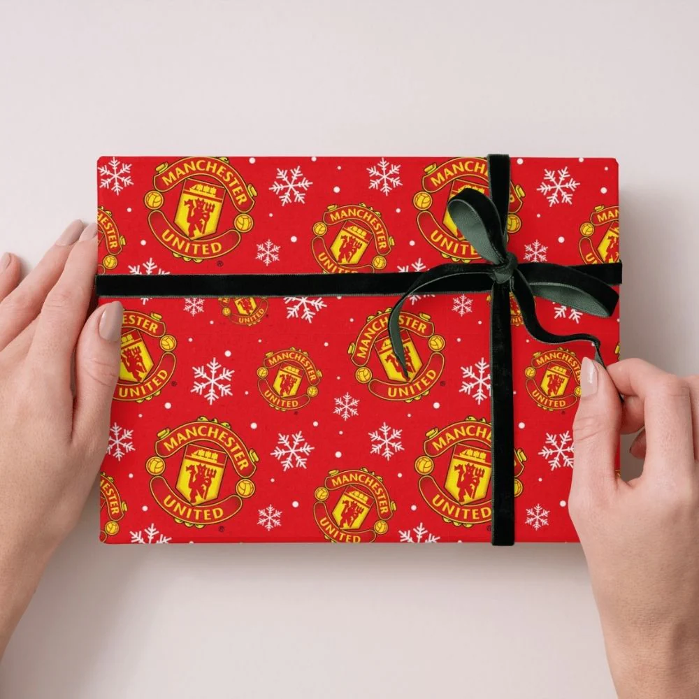 Manchester United FC Christmas 3m Roll Wrapping Paper - Image 4