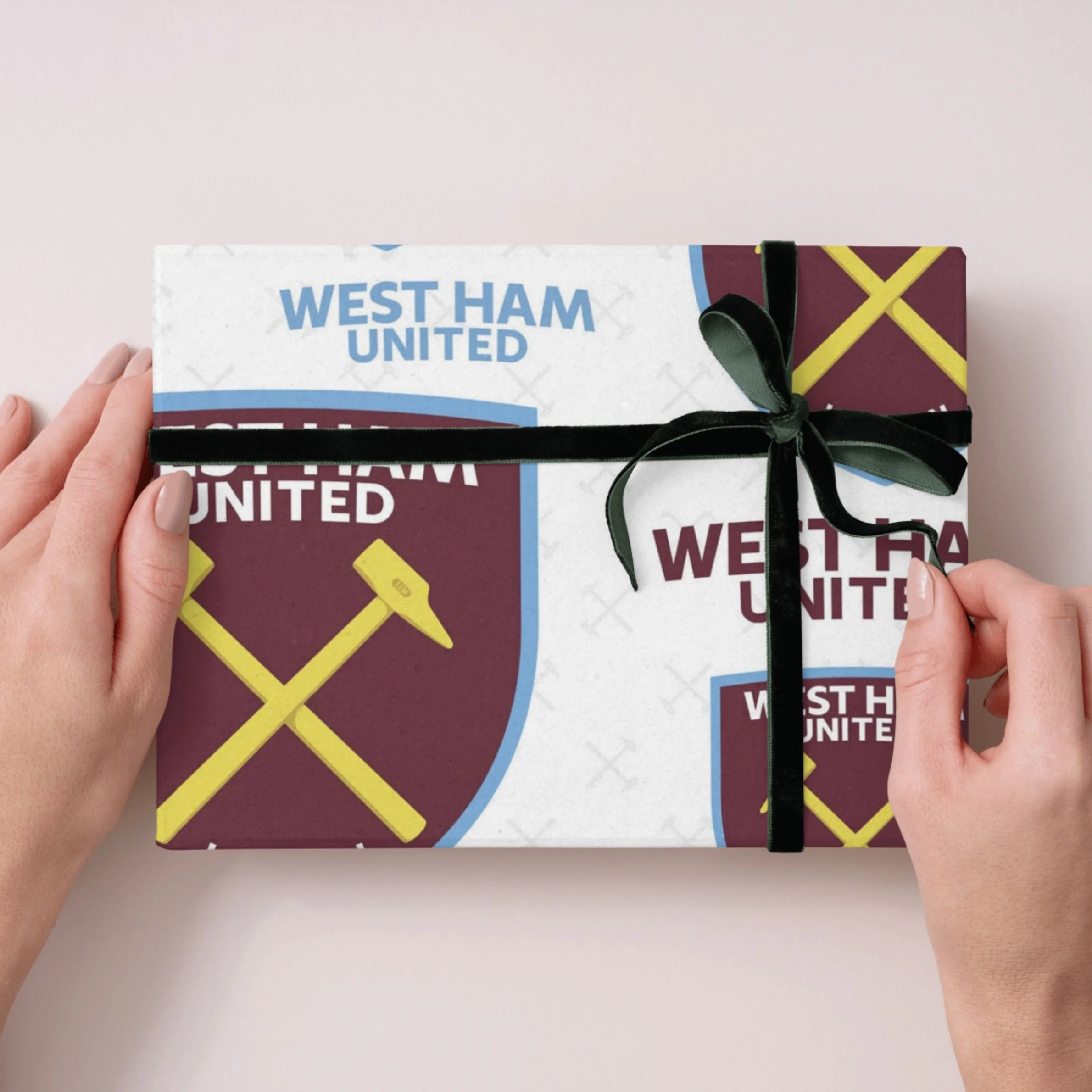 West Ham FC 2 Sheets & 2 Tags Gift Wrap - Image 5